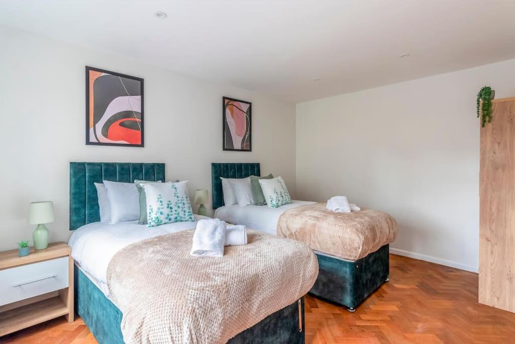 Spacious Sea View 2 Bedroom Sleeps 6-Free Parking ボーンマス エクステリア 写真